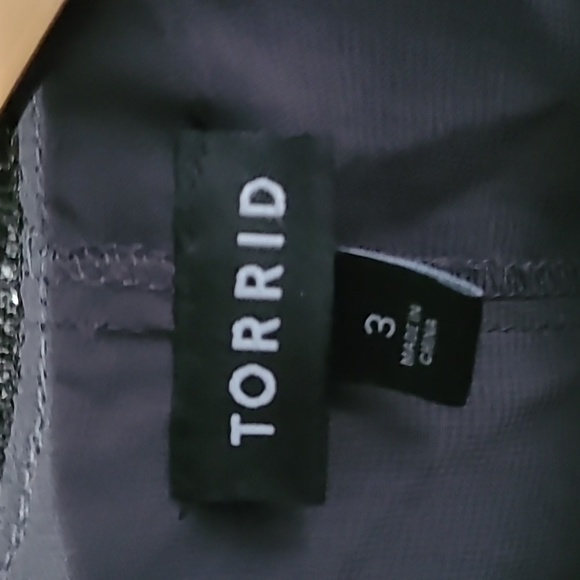 Torrid Tank - Picture 3 of 3